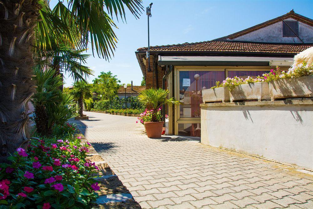 Costa Paradiso Lido Adriano Exterior foto