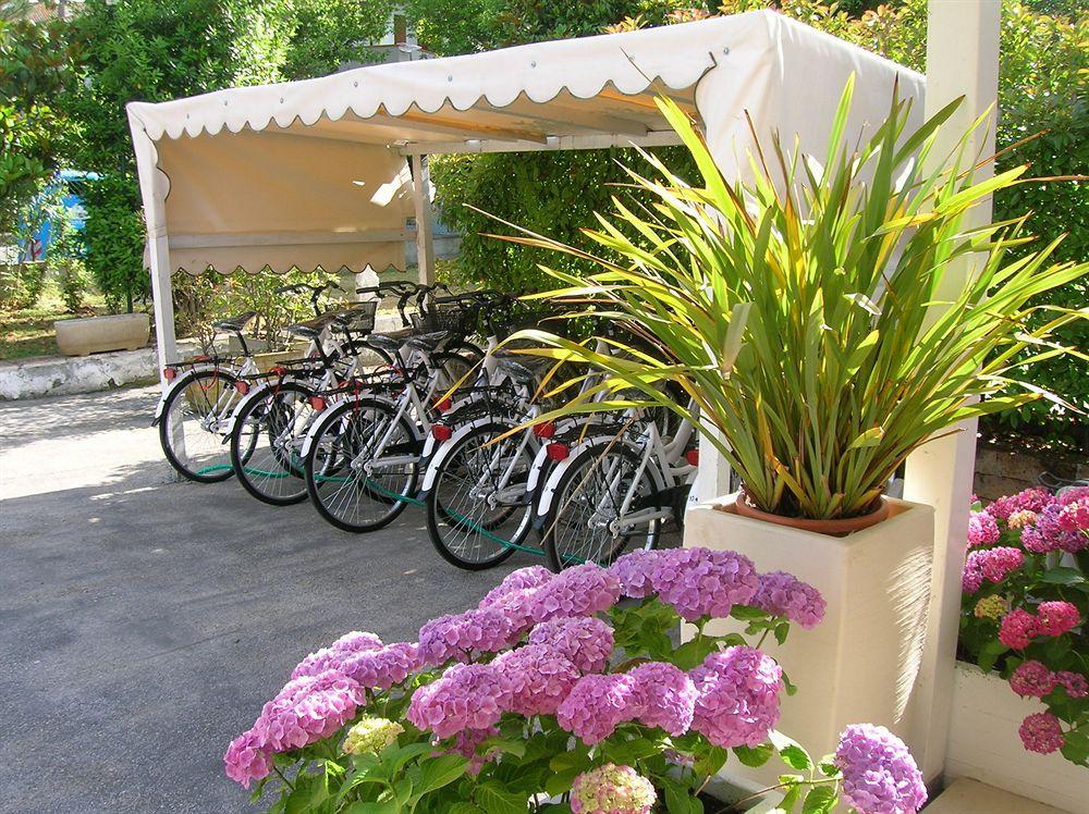 Costa Paradiso Lido Adriano Exterior foto