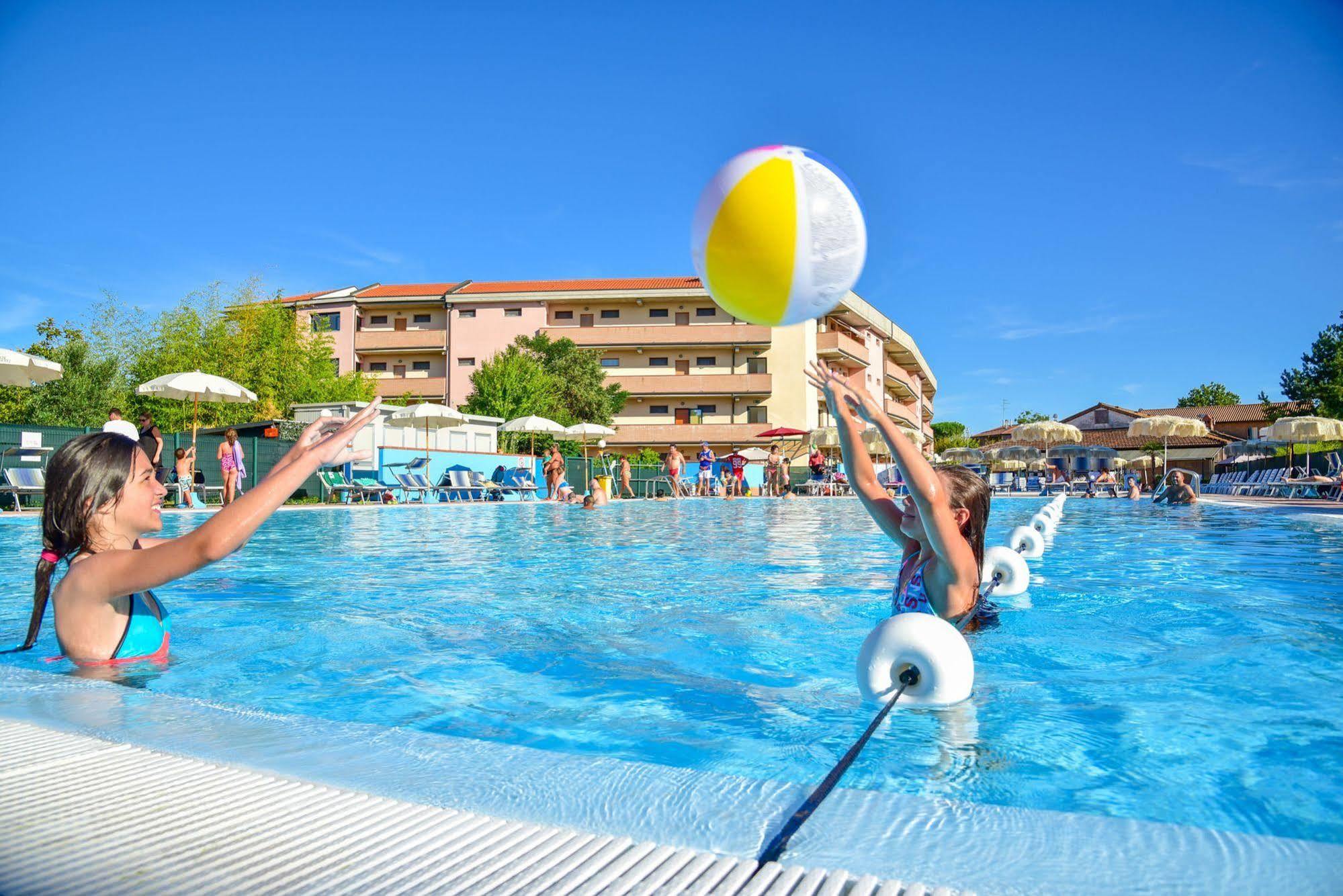 Costa Paradiso Lido Adriano Exterior foto